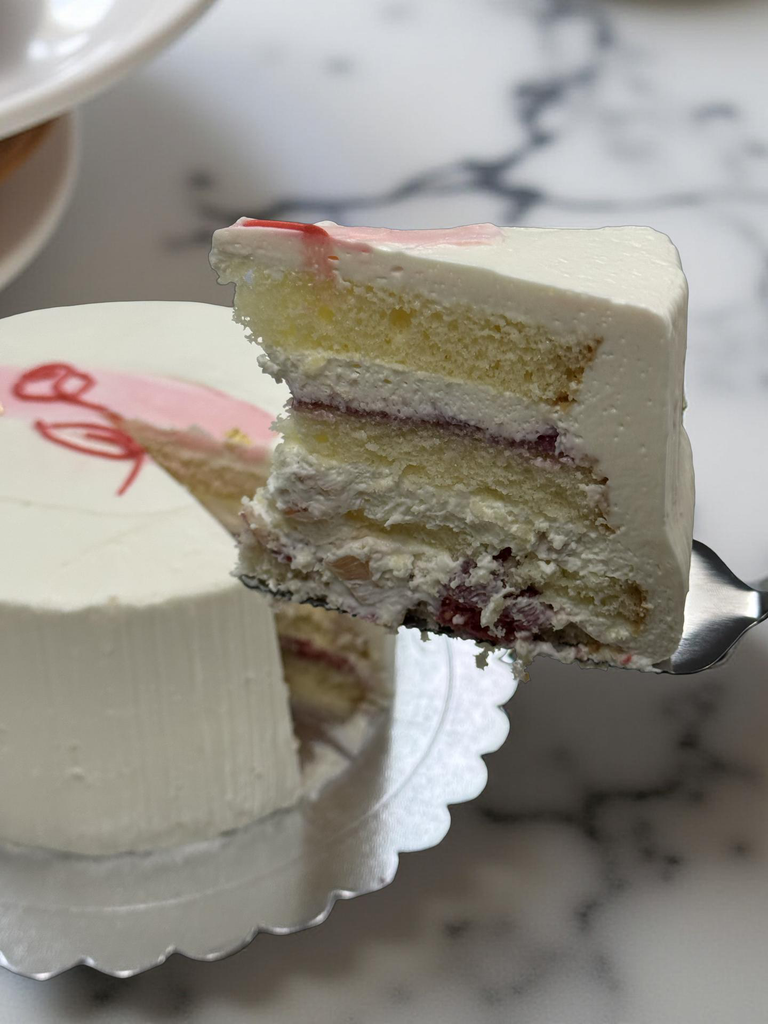 *** Mother's Day Special: 6" Lychee Raspberry Cake